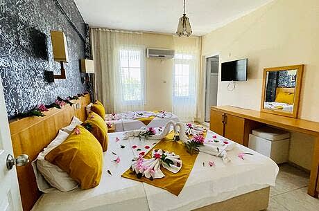 Fethiye Turu  / 3 Gece 4 Gün /Ölüdeniz Doğa Otel Konaklamalı   /  İstanbul Çıkışlı 